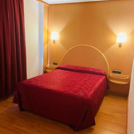 Hotel Villapaloma La Virgen del Camino Eksteriør billede